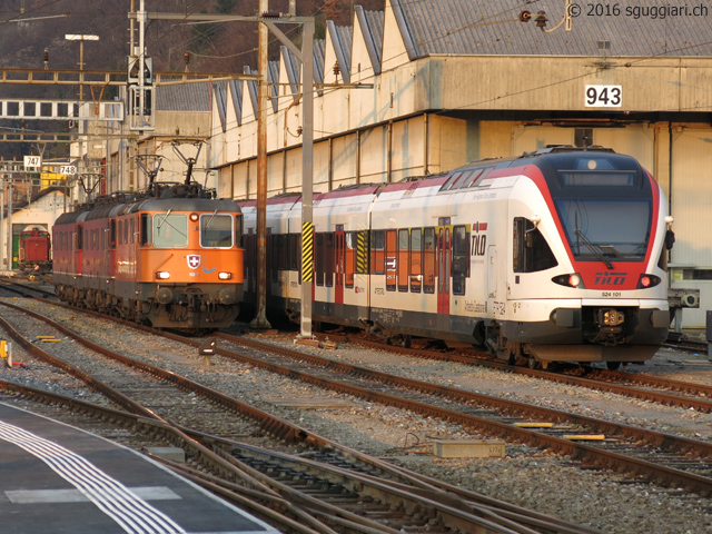 SBB Re 4/4 II 11320 'Interregio Cargo' e TILO RABe 524 101